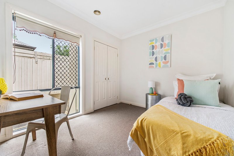 Photo - 2/16 Station Street, Ferntree Gully VIC 3156 - Image 7