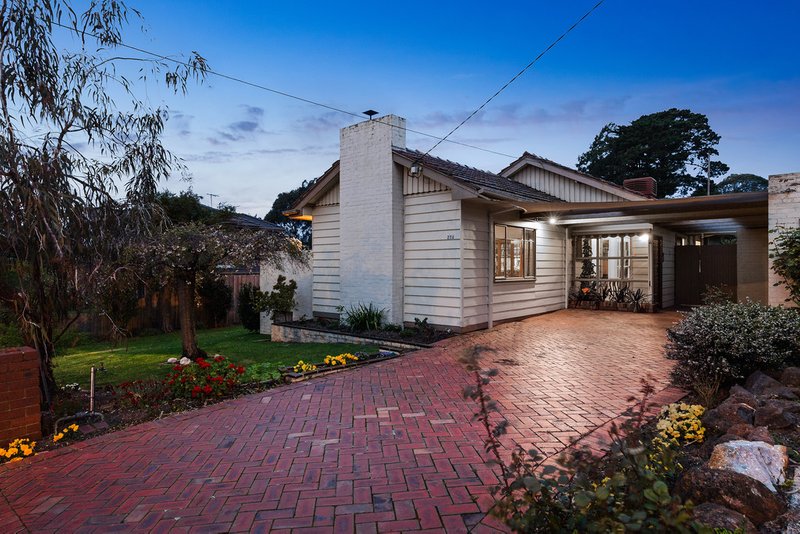 Photo - 216 Stephensons Road, Mount Waverley VIC 3149 - Image 2