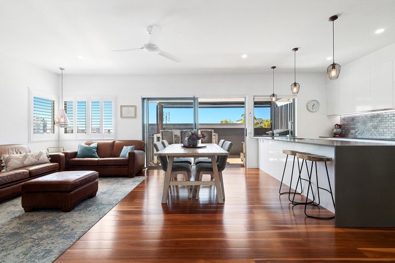 2/16 Upper Gay Terrace, Kings Beach QLD 4551