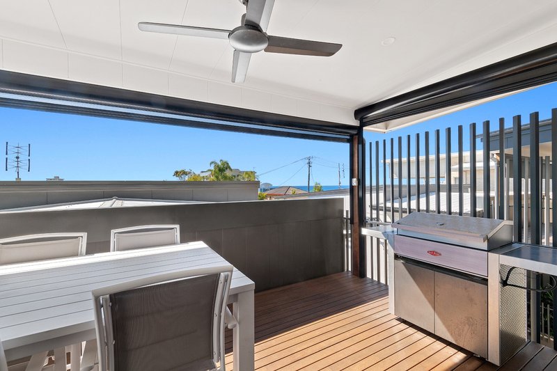 Photo - 2/16 Upper Gay Terrace, Kings Beach QLD 4551 - Image 2