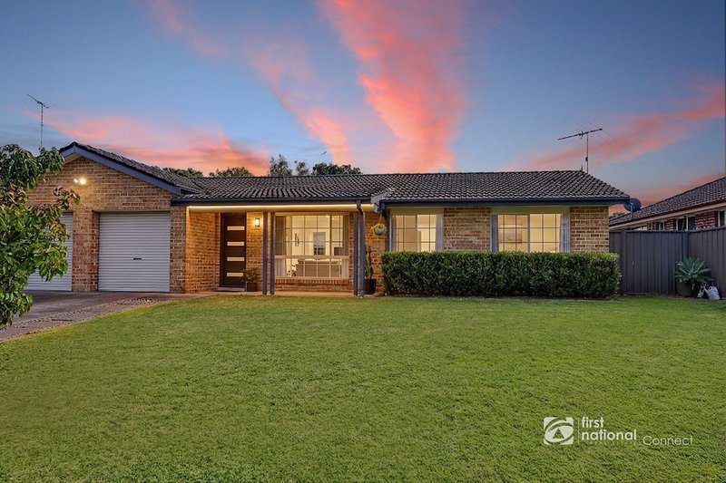 Photo - 2/16 Winnifred Road, Mcgraths Hill NSW 2756 - Image 1
