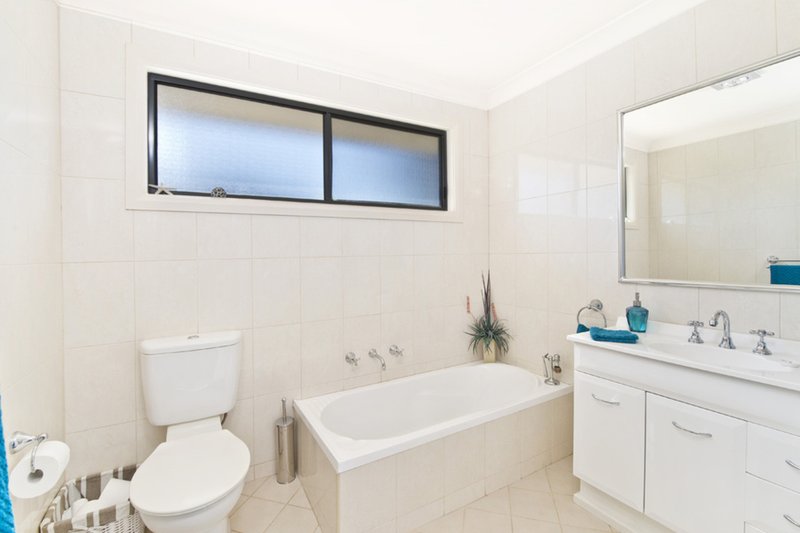 Photo - 2/16 Wyandra Crescent, Port Macquarie NSW 2444 - Image 9