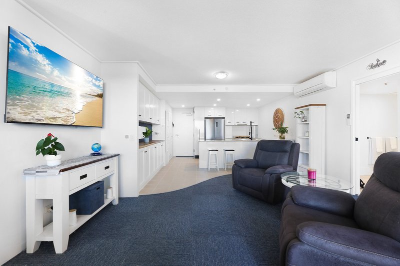 Photo - 216/105 Scarborough Street, Southport QLD 4215 - Image 7