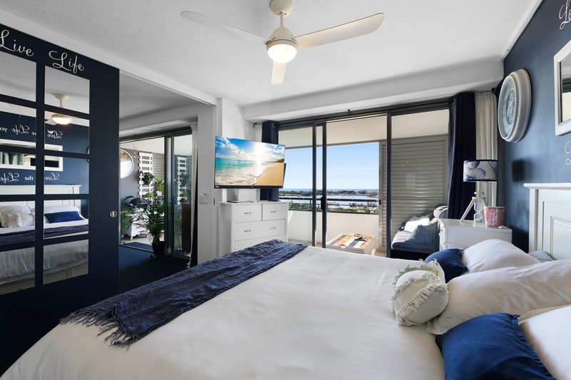 Photo - 216/105 Scarborough Street, Southport QLD 4215 - Image 9
