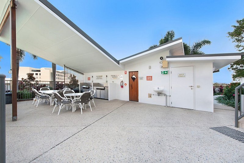 Photo - 216/105 Scarborough Street, Southport QLD 4215 - Image 18