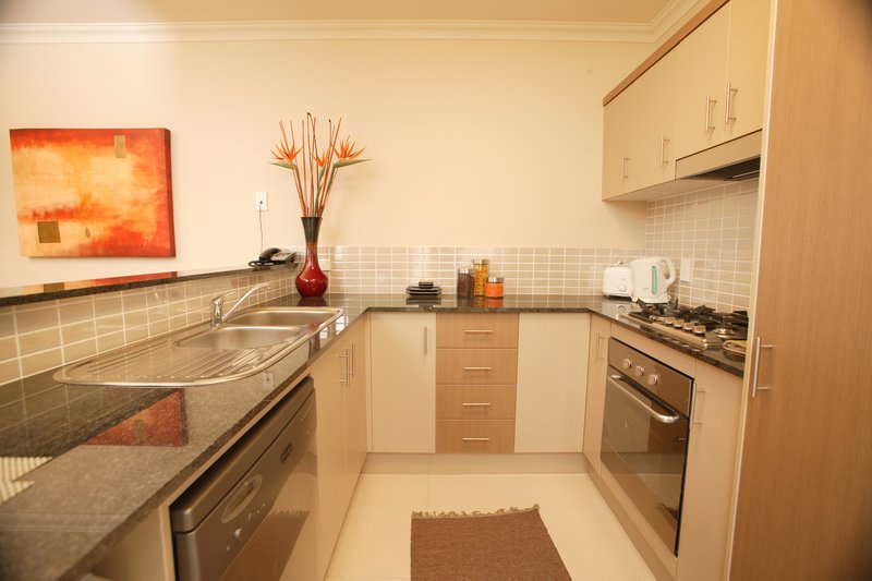 Photo - 216/12-21 Gregory Street, Westcourt QLD 4870 - Image 2