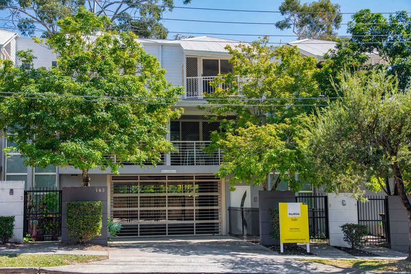 2/163 Central Avenue, Indooroopilly QLD 4068