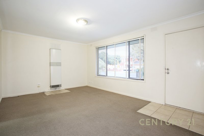 Photo - 2/163 Gladstone Road, Dandenong North VIC 3175 - Image 2