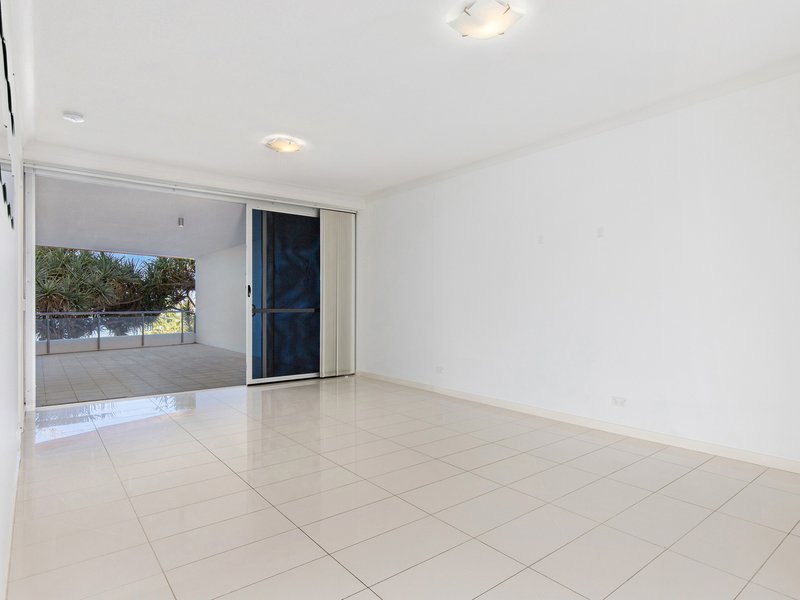 Photo - 216/430 Marine Parade, Biggera Waters QLD 4216 - Image 4