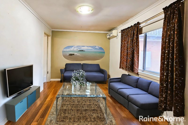 Photo - 2/165 Taylors Road, St Albans VIC 3021 - Image 2