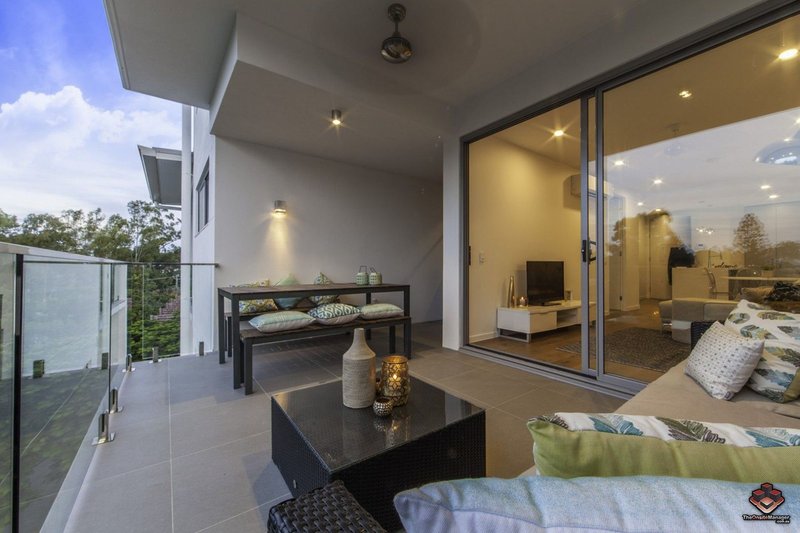 Photo - 21/66 Lambert Street, Indooroopilly QLD 4068 - Image 2