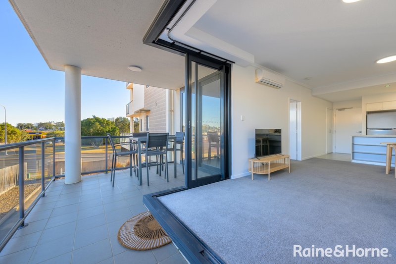 Photo - 216/75 Central Lane, Gladstone Central QLD 4680 - Image 2