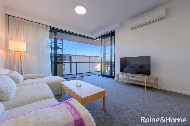 Photo - 216/75 Central Lane, Gladstone Central QLD 4680 - Image 8