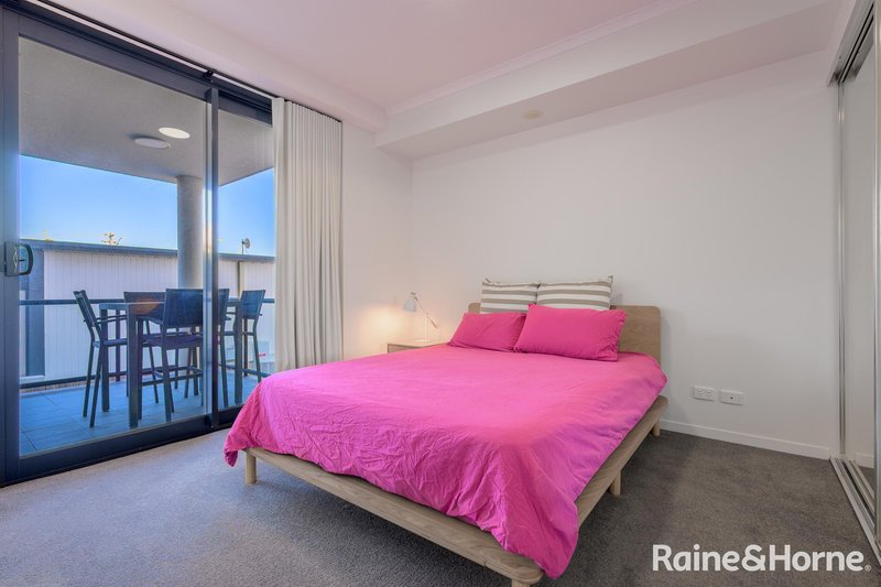 Photo - 216/75 Central Lane, Gladstone Central QLD 4680 - Image 9