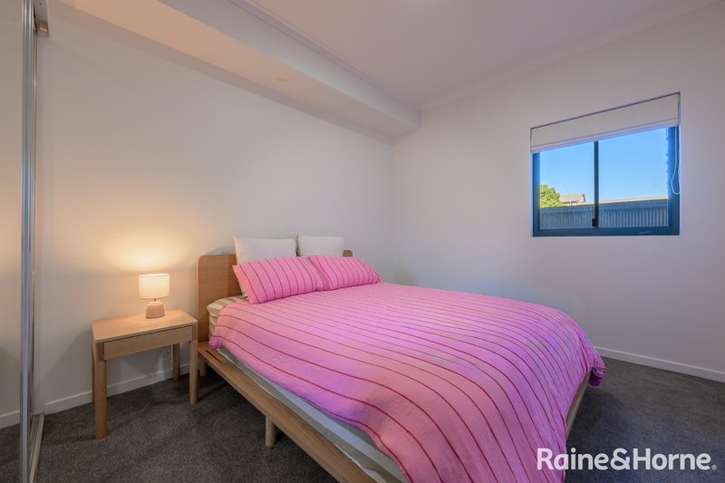 Photo - 216/75 Central Lane, Gladstone Central QLD 4680 - Image 11
