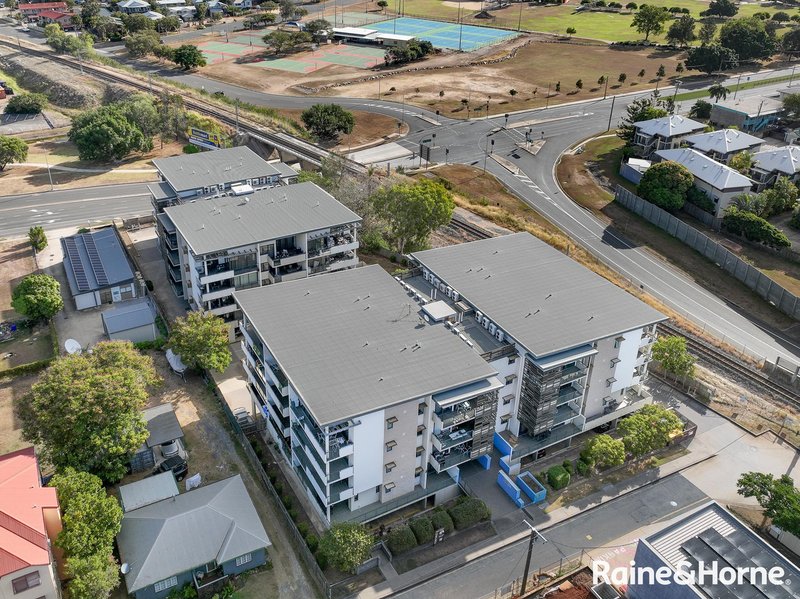 Photo - 216/75 Central Lane, Gladstone Central QLD 4680 - Image 16