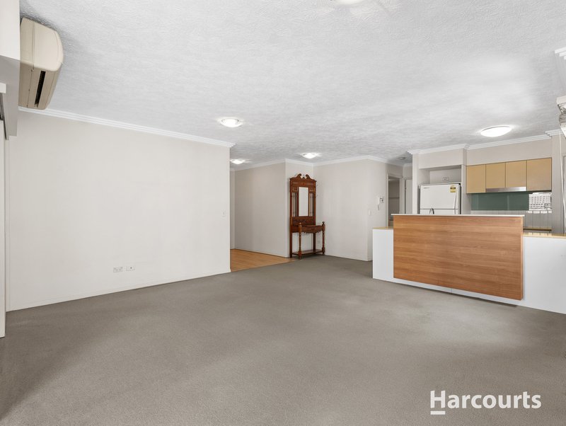 Photo - 216/803 Stanley Street, Woolloongabba QLD 4102 - Image 4