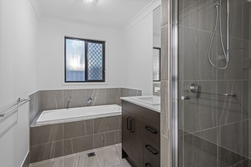 Photo - 2/169 Hudson Road, Wooloowin QLD 4030 - Image 4
