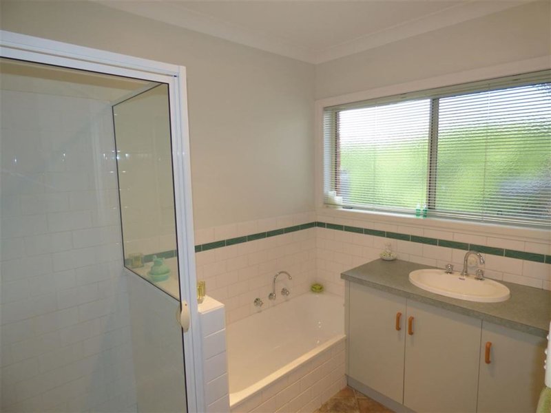 Photo - 2/169 Natimuk Road, Horsham VIC 3400 - Image 11