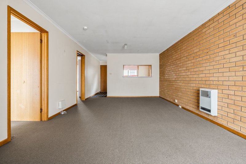 Photo - 2/17-19 Button Street, Mowbray TAS 7248 - Image 5