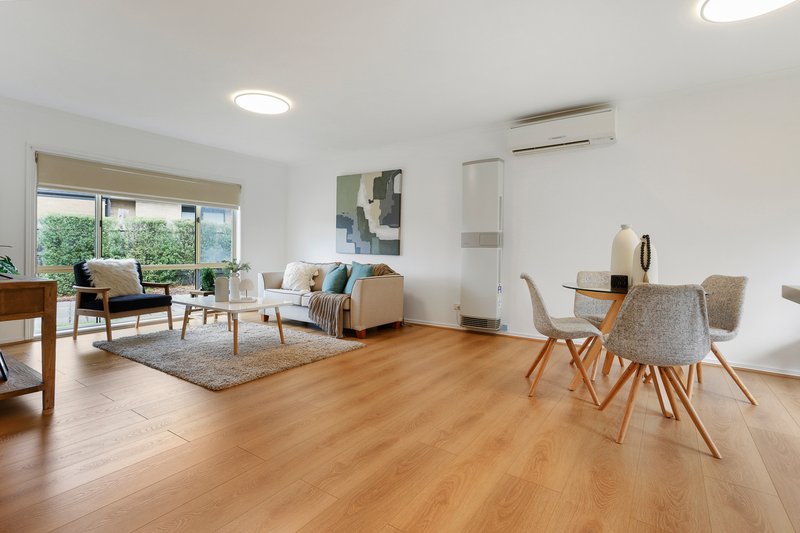 Photo - 2/17-19 Hilda Street, Cheltenham VIC 3192 - Image 3