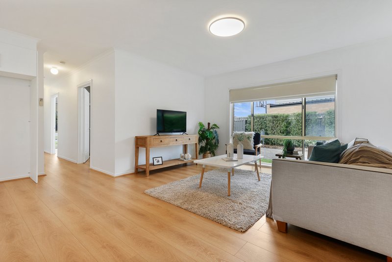 Photo - 2/17-19 Hilda Street, Cheltenham VIC 3192 - Image 4