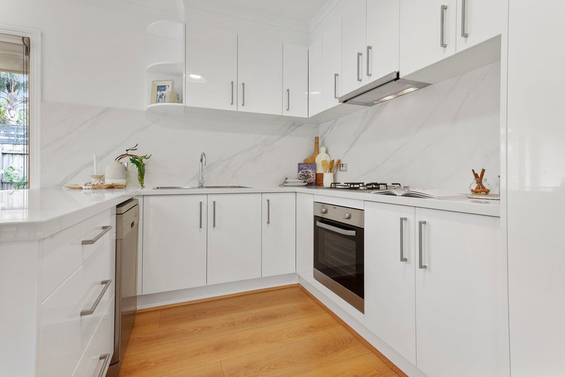 Photo - 2/17-19 Hilda Street, Cheltenham VIC 3192 - Image 5