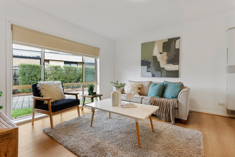 Photo - 2/17-19 Hilda Street, Cheltenham VIC 3192 - Image 6