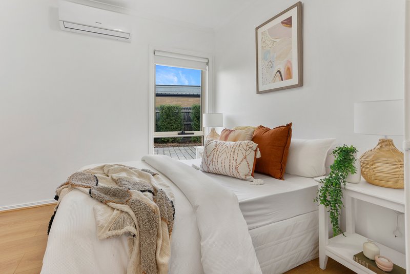 Photo - 2/17-19 Hilda Street, Cheltenham VIC 3192 - Image 11