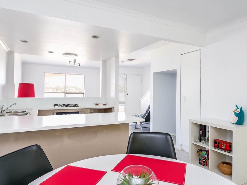 Photo - 2/17-19 Lord Hobart Way, West Lakes SA 5021 - Image 6