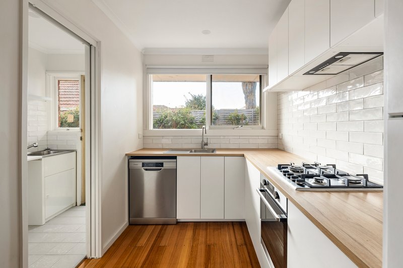 Photo - 2/17-21 Mount View Court, Frankston VIC 3199 - Image 5
