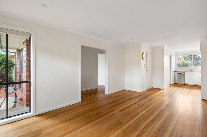 Photo - 2/17-21 Mount View Court, Frankston VIC 3199 - Image 6