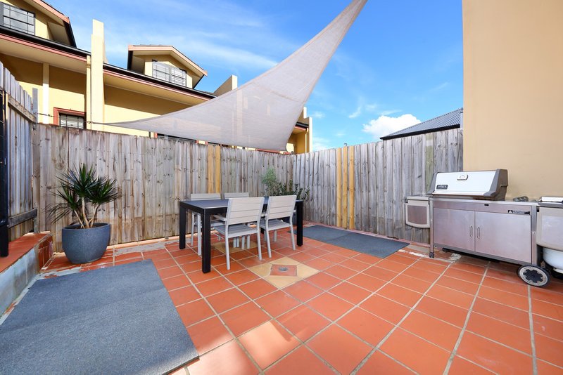 Photo - 2/17-21 Newman Street, Mortdale NSW 2223 - Image 2