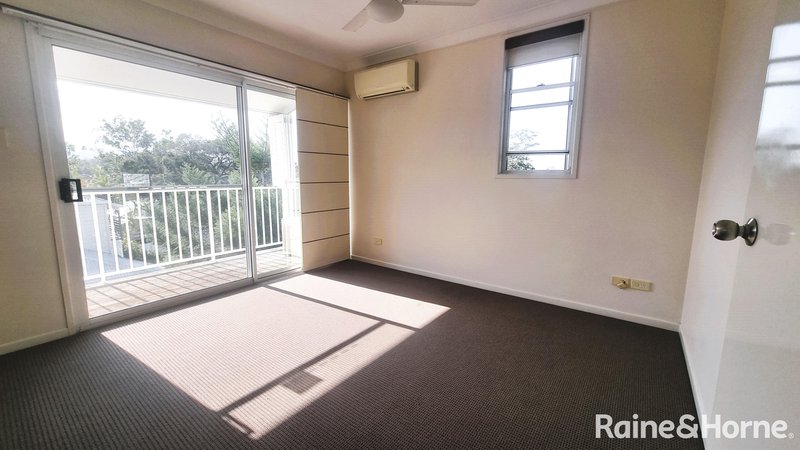 Photo - 2/17 Alexandra Avenue, Taringa QLD 4068 - Image 5