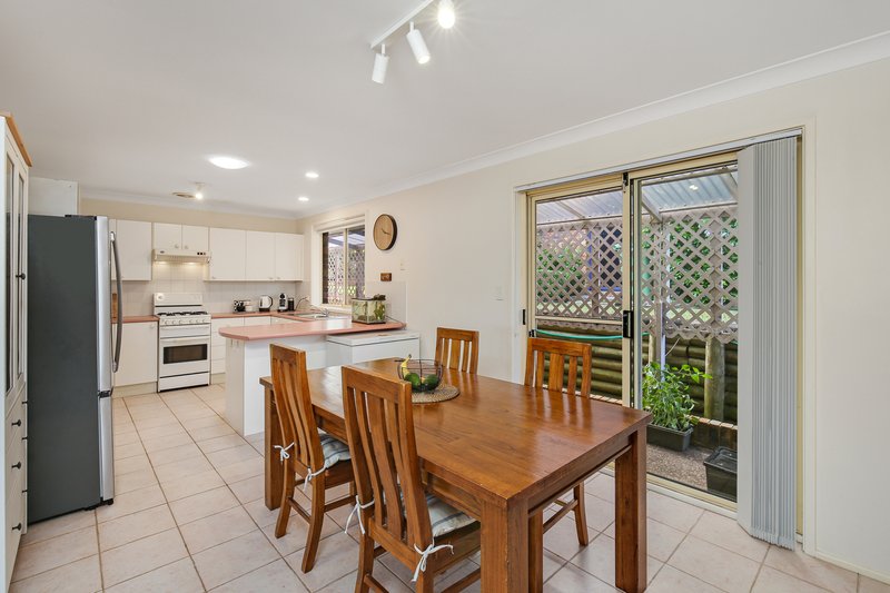 Photo - 2/17 Arakoon Street, Kincumber NSW 2251 - Image 4