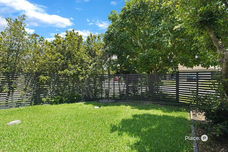 Photo - 2/17 Astley Parade, North Lakes QLD 4509 - Image 3