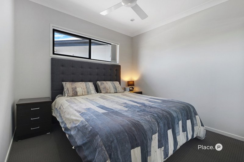 Photo - 2/17 Astley Parade, North Lakes QLD 4509 - Image 11