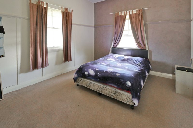 Photo - 217 Austral Street, Temora NSW 2666 - Image 11