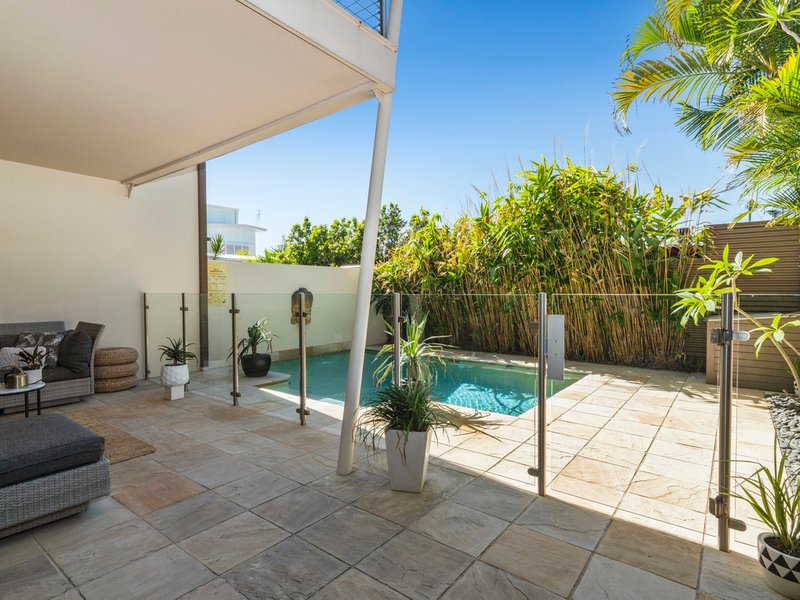 Photo - 2/17 Bali Avenue, Palm Beach QLD 4221 - Image 8