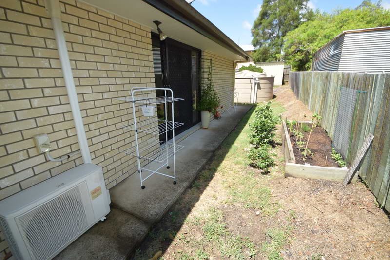 Photo - 2/17 Barbour Street, Esk QLD 4312 - Image 9