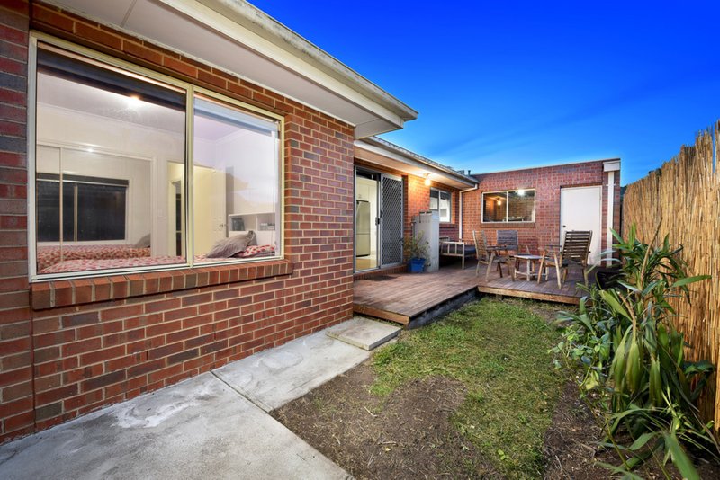 Photo - 2/17 Beckley Street, Coburg VIC 3058 - Image 9