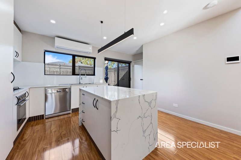Photo - 2/17 Cameron Way, Pakenham VIC 3810 - Image 8