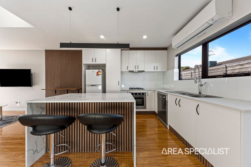 Photo - 2/17 Cameron Way, Pakenham VIC 3810 - Image 9