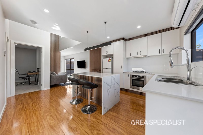 Photo - 2/17 Cameron Way, Pakenham VIC 3810 - Image 15