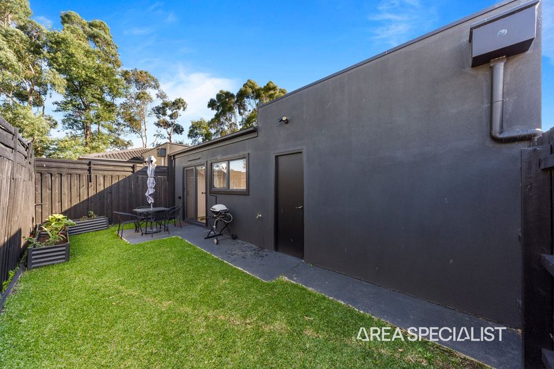 Photo - 2/17 Cameron Way, Pakenham VIC 3810 - Image 16