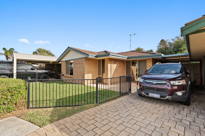 Photo - 2/17 Casilda Place, Cooloongup WA 6168 - Image 1