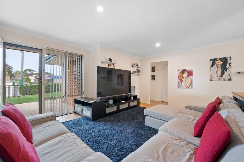 Photo - 2/17 Casilda Place, Cooloongup WA 6168 - Image 7