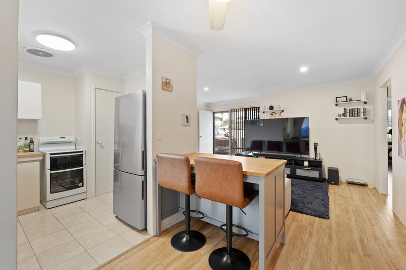 Photo - 2/17 Casilda Place, Cooloongup WA 6168 - Image 11