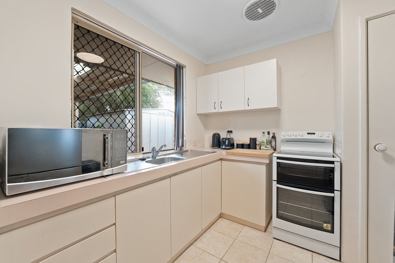Photo - 2/17 Casilda Place, Cooloongup WA 6168 - Image 13