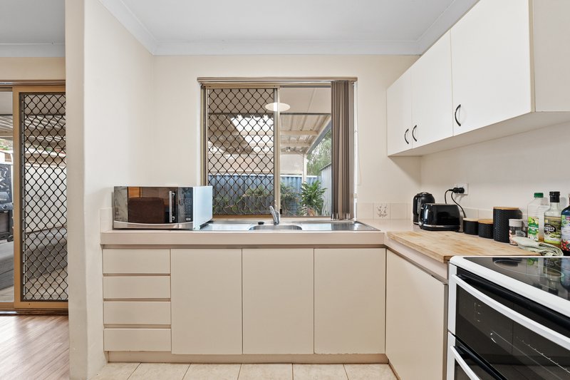 Photo - 2/17 Casilda Place, Cooloongup WA 6168 - Image 14